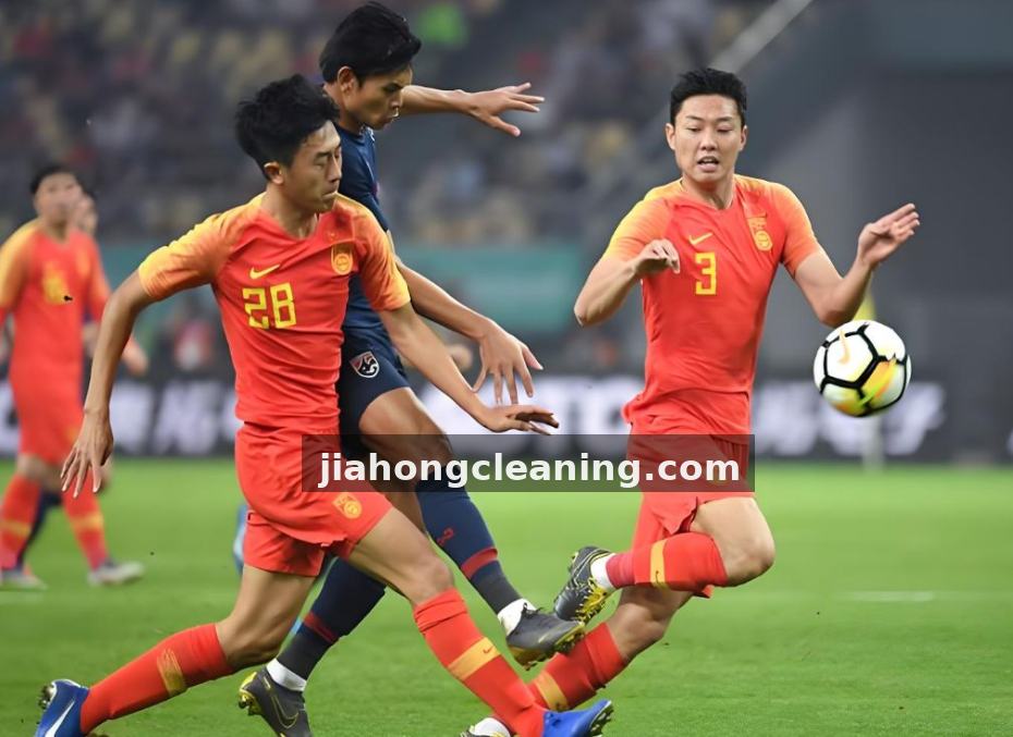乐竞电竞相关推荐：从青训替补到首发核心：一位中路选手的赛季转折点